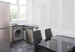 Location vacances  Gare de Newport - Newport House Crindau Road Upper-4