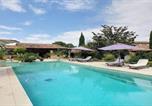 Location vacances Robion - Studio de 40 m indépendant au cœur du Luberon au calme vue sur le Luberon-1
