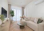 Location vacances Katowice - Piękny Apartament z Balkonem, Parkingiem oraz Siłownią by Noclegi Renters-1