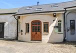 Location vacances Horley - Middle Tower-1