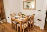 Location vacances  Gare d'Halifax - 2 Barn Cottages-3