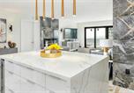 Location vacances Hollywood - Elegant Beachfront Two-Bedroom Residence with Ocean Views-1