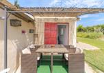 Location vacances La Tour-d'Aigues - Cabanon en pleine nature-4