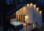 Location vacances Saint-Michel-des-Saints - Condo and Spa - Le Saloon Nordik-1