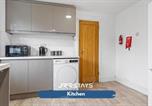 Location vacances  Gare de Walsall - Jrr Stays Wv12 3 bedroom, and Wi-Fi-4