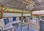Location vacances College Station - Secluded Luxury Wagon with Pond, King Bed, Full Bath, Patio-3