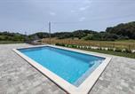 Location vacances Zagrebačka - Awesome Home In Sveti Ivan Zelina With Private Swimming Pool, Can Be Inside Or Outside-1