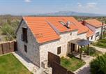 Location vacances Parc National Krka - Family friendly house with a swimming pool Bogatic, Krka - 17168-1