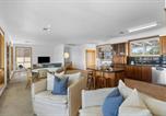 Location vacances Cams Wharf - Sunshine Waterfront 3 Bedroom Lakehouse-3