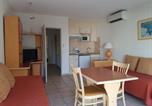 Location vacances Gare SNCF de Saint-Raphaël Valescure - Appartement 2p avec Balcon, Clim, à 50m de la Plage et Centre-ville, Wifi et Parking Disponibles - Fr-1-466a-3-3