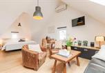 Location vacances Ruiselede - Bnb The Attic - Spacious air-conditioned attic room-1