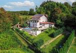 Location vacances Bosiljevo - Riverside House with Pool and Hot Tub - Happy Rentals-1