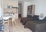 Location vacances Gare SNCF de Saint-Raphaël Valescure - Studio climatisé proche plage et commerces avec Wifi - Fr-1-466a-31-1
