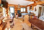 Location vacances Upper Sapey - Cedar Cabin at Salford Court Farm Fishing Cabins-4