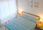 Location vacances  Province d'Udine - Terraced house near the beach in Lignano-4