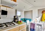 Location vacances Saint-Martin-de-Varreville - Mobil home spacieux - 6 pers. - Api-1-52-2110-4