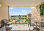 Location vacances Alexandra Headland - Ocean front 2 bedroom central apartment with pool-2
