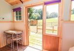 Location vacances Paysage industriel de Blaenavon - Railway Carriage-3
