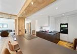Location vacances Crans-Montana - Modern Home for 8 near Crans-Montana - Terrace - Fireplace-3