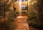 Location vacances Needles - The Hideaway - Rain Shower Oasis & Desert Soak Spa-2