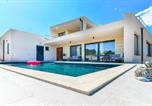 Location vacances Posedarje - Villa Zariva with pool and panoramic mountain and-2