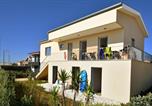 Location vacances Distrito de Aveiro - Surfivor Surf Camp-2