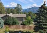 Location vacances Invermere - Invermere 4 Br Lakeside Mtn View Home! Huge Yard! Beaches, Boats, Fish, Bike, Eateries, Bakery and Pubs! Welcome Family's, Healthcare Workers and Trades! Monthly Rentals of 28 Nights or More!-2
