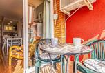 Location vacances  Malaga - Cozy Apartment In Benalmadena With Wifi-3