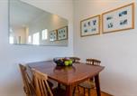 Location vacances  Afrique du Sud - Portswood Mews - Chic White Studio Apartment Green Point-4