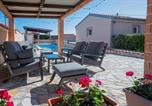 Location vacances Novigrad Općina - Nice Home In Pridraga-3