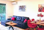 Location vacances  Guca - Royal Apartman-4