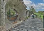 Location vacances  Mayenne - Gîte insolite - Pour 5 en pleine nature-3