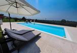 Location vacances Cavaion Veronese - Bardolino Golden Hill-1