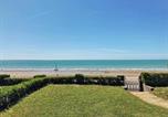 Location vacances  Manche - Appartement Rdc bord de mer, 500m des commerces - Fr-1-361-499-1
