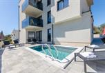 Location vacances Vir - Apartments Villa V2 with rooftop-4