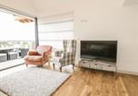 Location vacances Meare - Swan Lodge Castle Farm-4