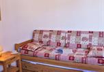 Location vacances Risoul - Studio cosy pour 4 à Risoul 1850, au pied des pistes, balcon ouest, 2 étoiles - Fr-1-330-174-4