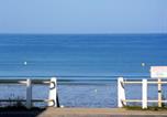Location vacances  Manche - Mobil-Home Grand Confort 4 Pers. à 200m de la plage avec piscine chauffée et parking - Fr-1-361a-15-4