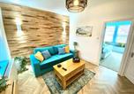 Location vacances Southend-on-Sea - 2 Bedroom Apartment with Garden, Close to Beach-1