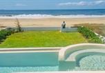 Location vacances Zihuatanejo - Beachfront White Villa in Playa Blanca-1