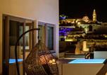 Hôtel Thira - Tatakis Design Hotel, Fira-1