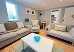 Location vacances Horley - Gf flat sleeps 4, parking for Contractors by Eagle Owl Stays-1