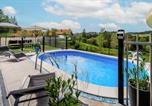 Location vacances Bosiljevo - Riverside House with Pool and Hot Tub - Happy Rentals-2