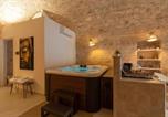 Location vacances Turi - Mi Casa Luxury Suite - Room with Hydromassage Pool-3