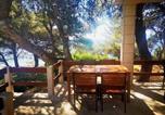 Location vacances Selca - House Seafront Garden-3