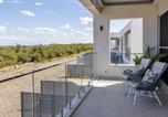 Location vacances Magenta - Luxe Waterfront Coastal Retreat-4