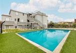 Patio, air conditioning and communal pool
