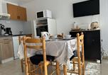 Location vacances  Gard - Centre-ville, proche plage - Appt 2p cabine, 4 pers avec parking privé, Le Grau-du-Roi - Fr-1-250-114-1