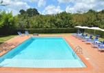 Location vacances Vetralla - Villa i Noccioli 18 posti letto piscina parco-2