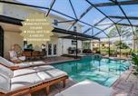 Location vacances Indian Shores - Luxe 4br w Pool & Hot Tub- Mini Golf-1
